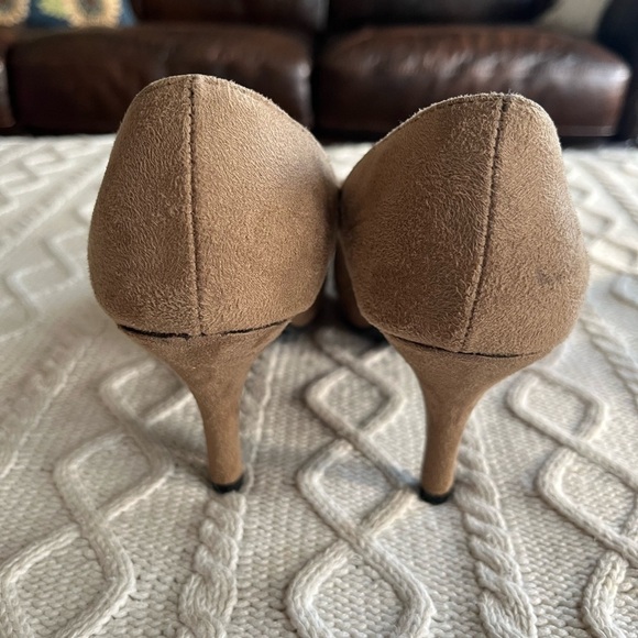 X-Appeal Brand Faux Suede Heels with Front Bows, Peek a Boo Toes Women’s 6.5 - Picture 9 of 10